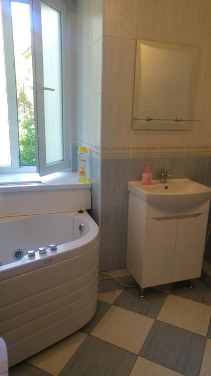 Apartement Kruglouniversitetska 2/1 Kiev Ruang foto